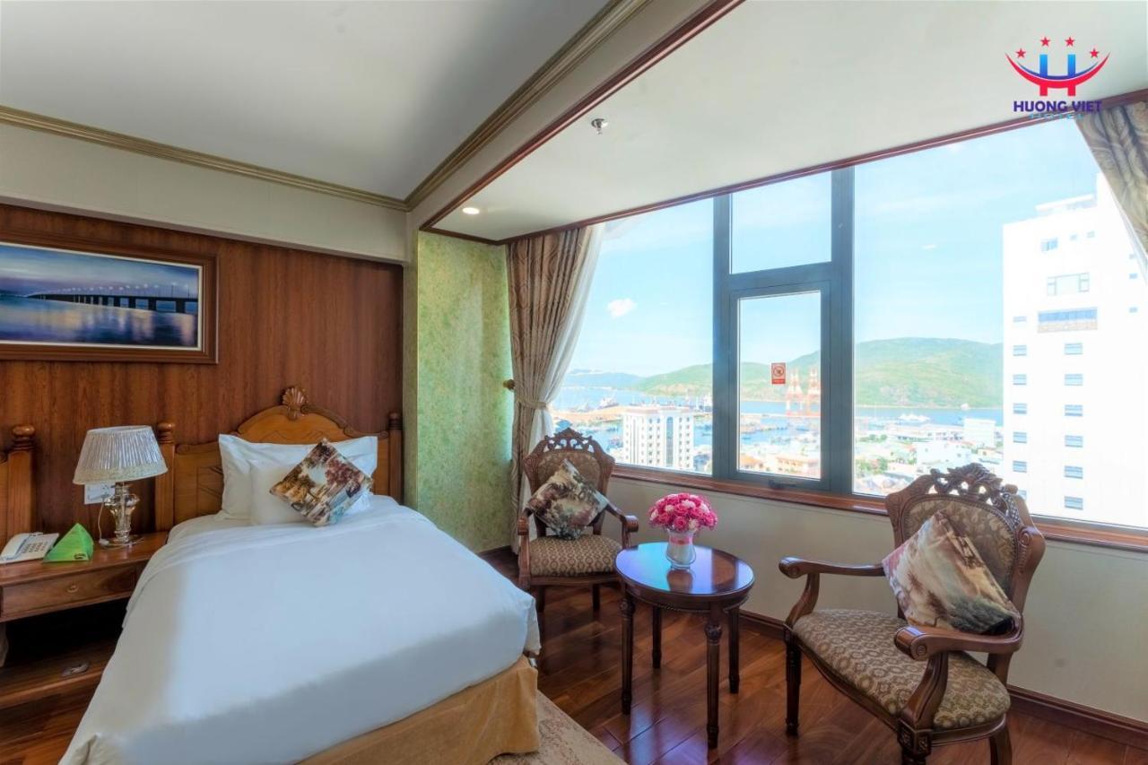 Huong Viet Hotel Quy Nhon - Beachfront Exterior photo